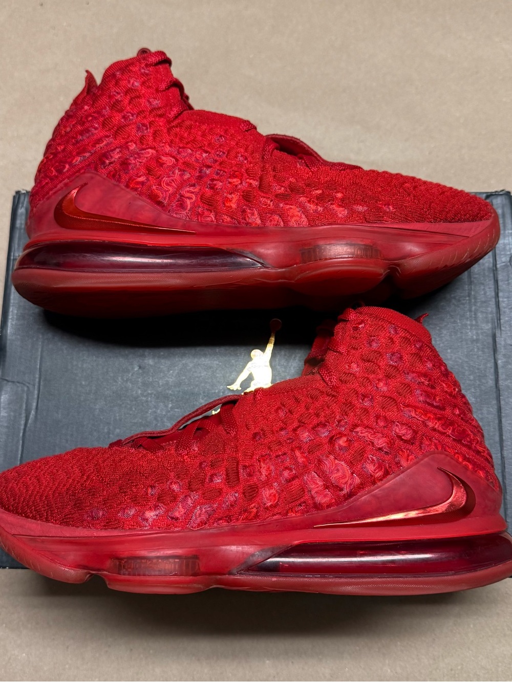Nike Air Lebron 17 Red Carpet Men’s size 9.5 Basketball shoes Rare!